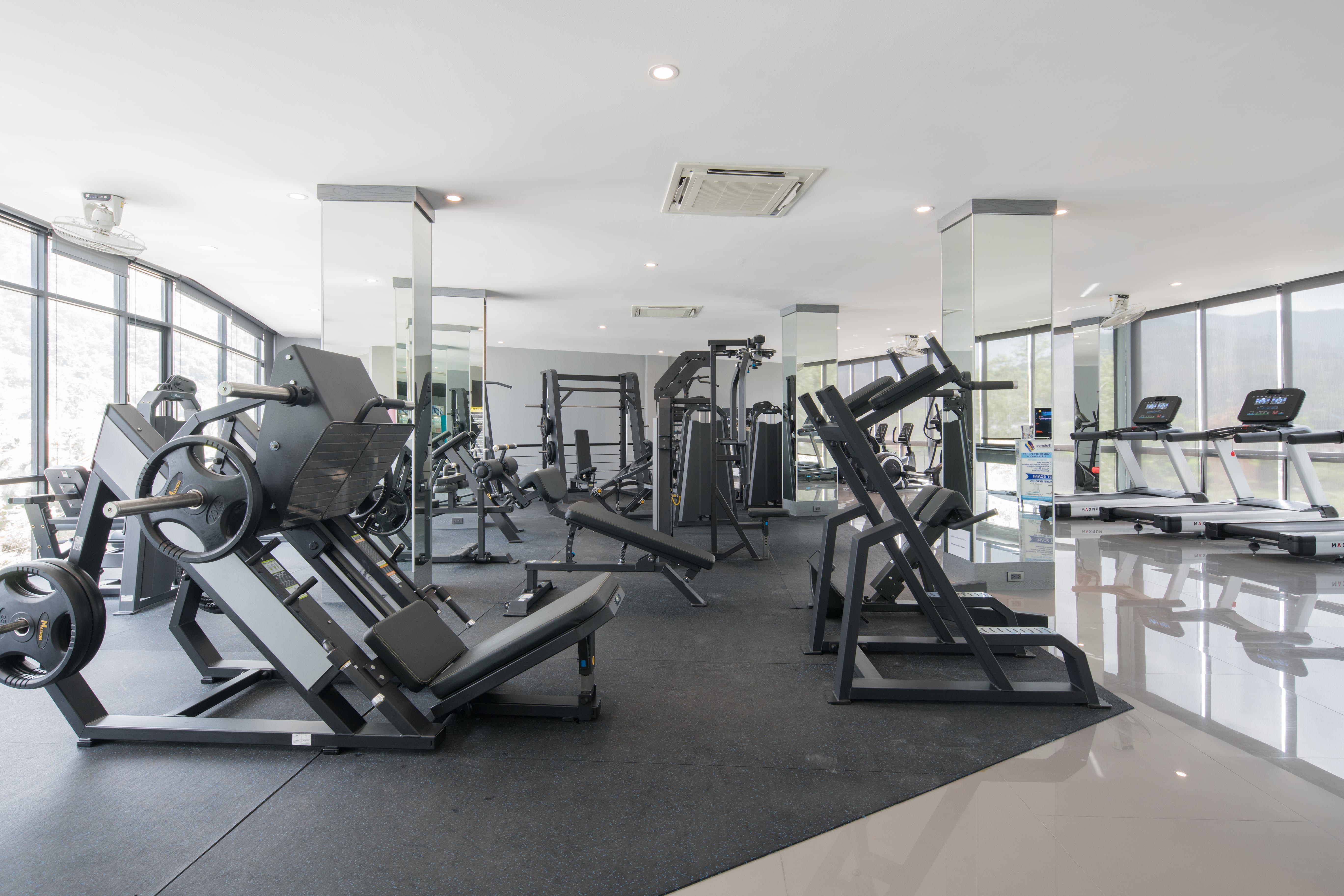 Citygate Kamala Resort And Residence - Official Account Buitenkant foto A gym in a hotel
