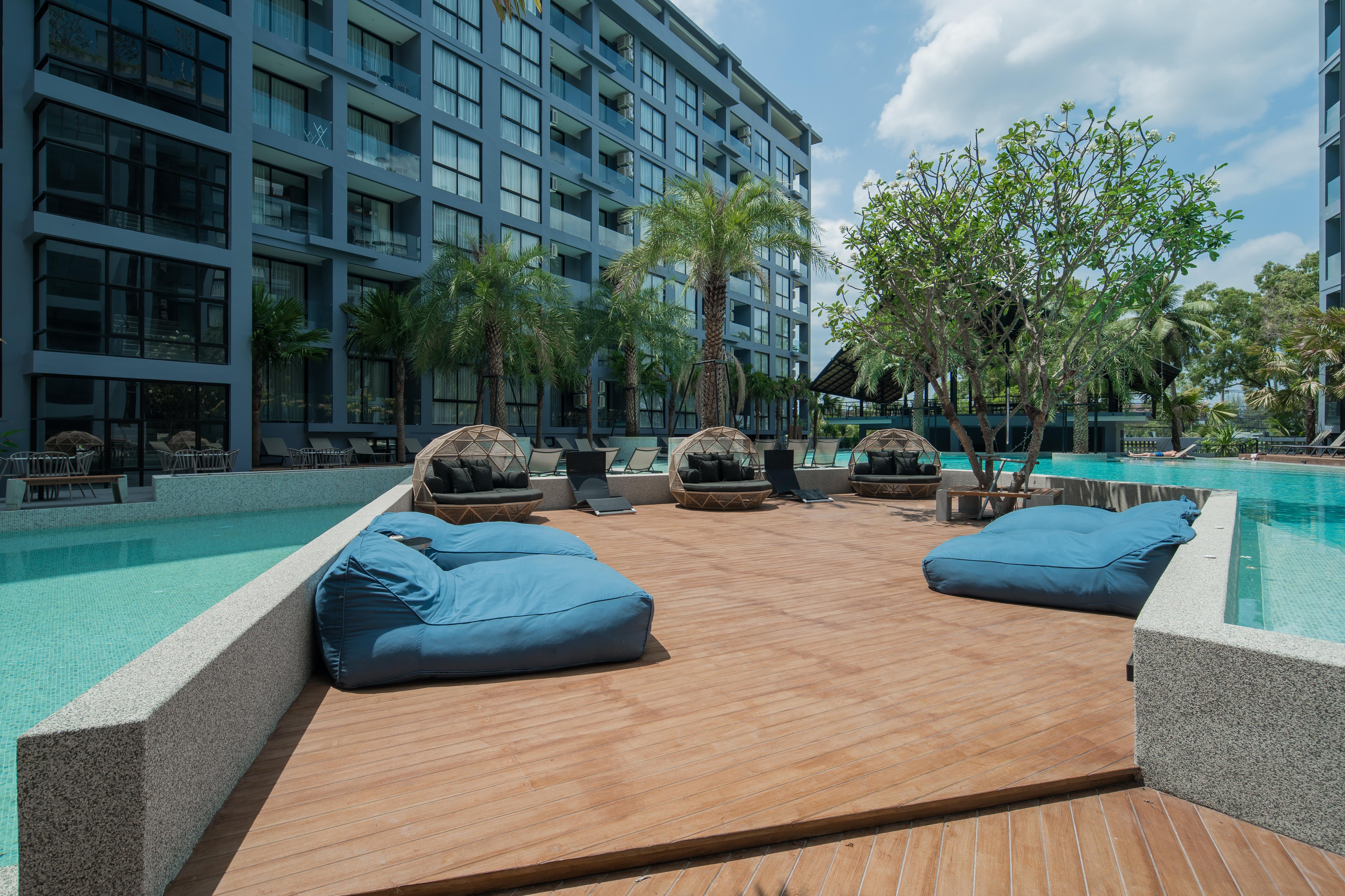 Citygate Kamala Resort And Residence - Official Account Buitenkant foto The pool at the hotel