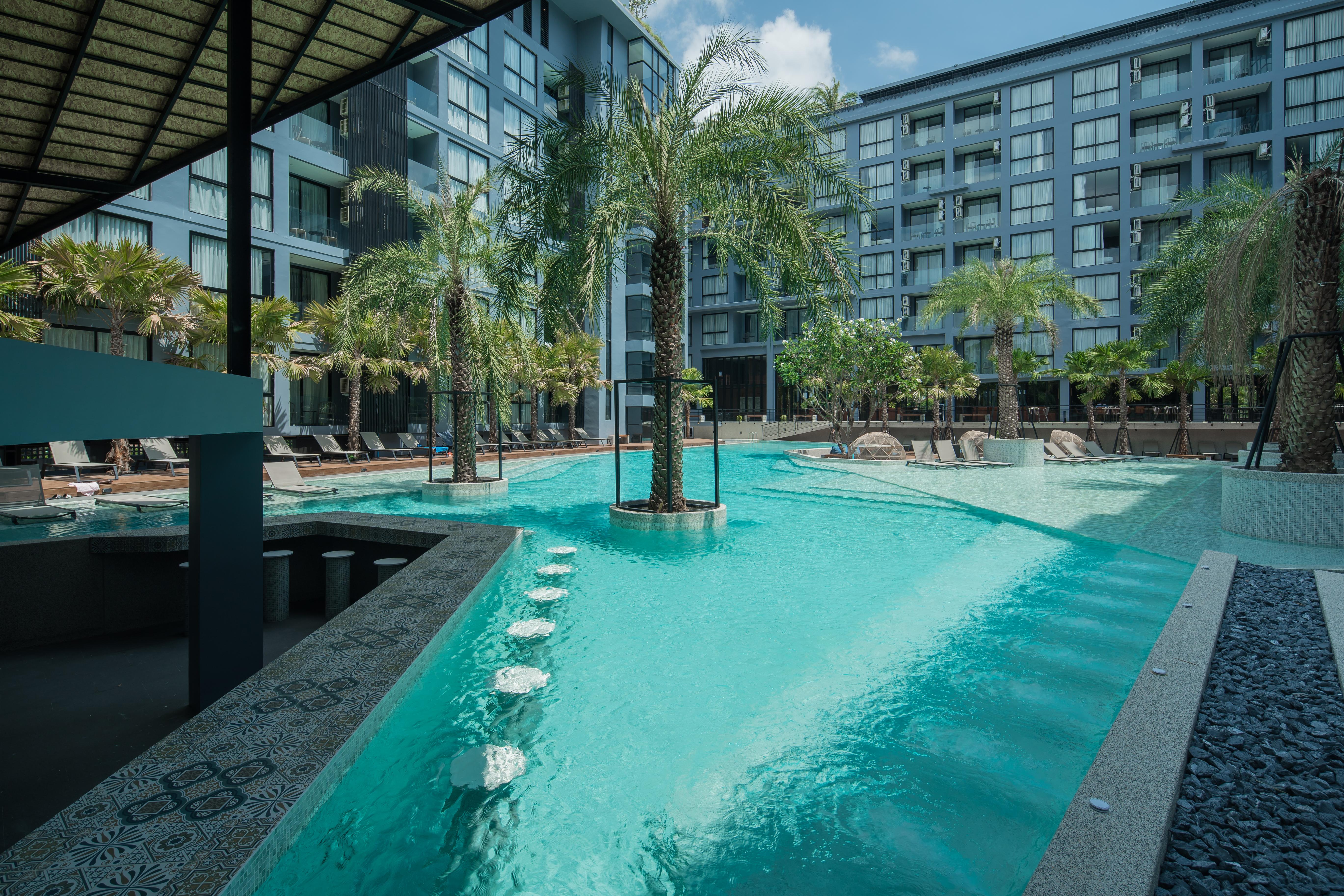 Citygate Kamala Resort And Residence - Official Account Buitenkant foto The swimming pool at the hotel