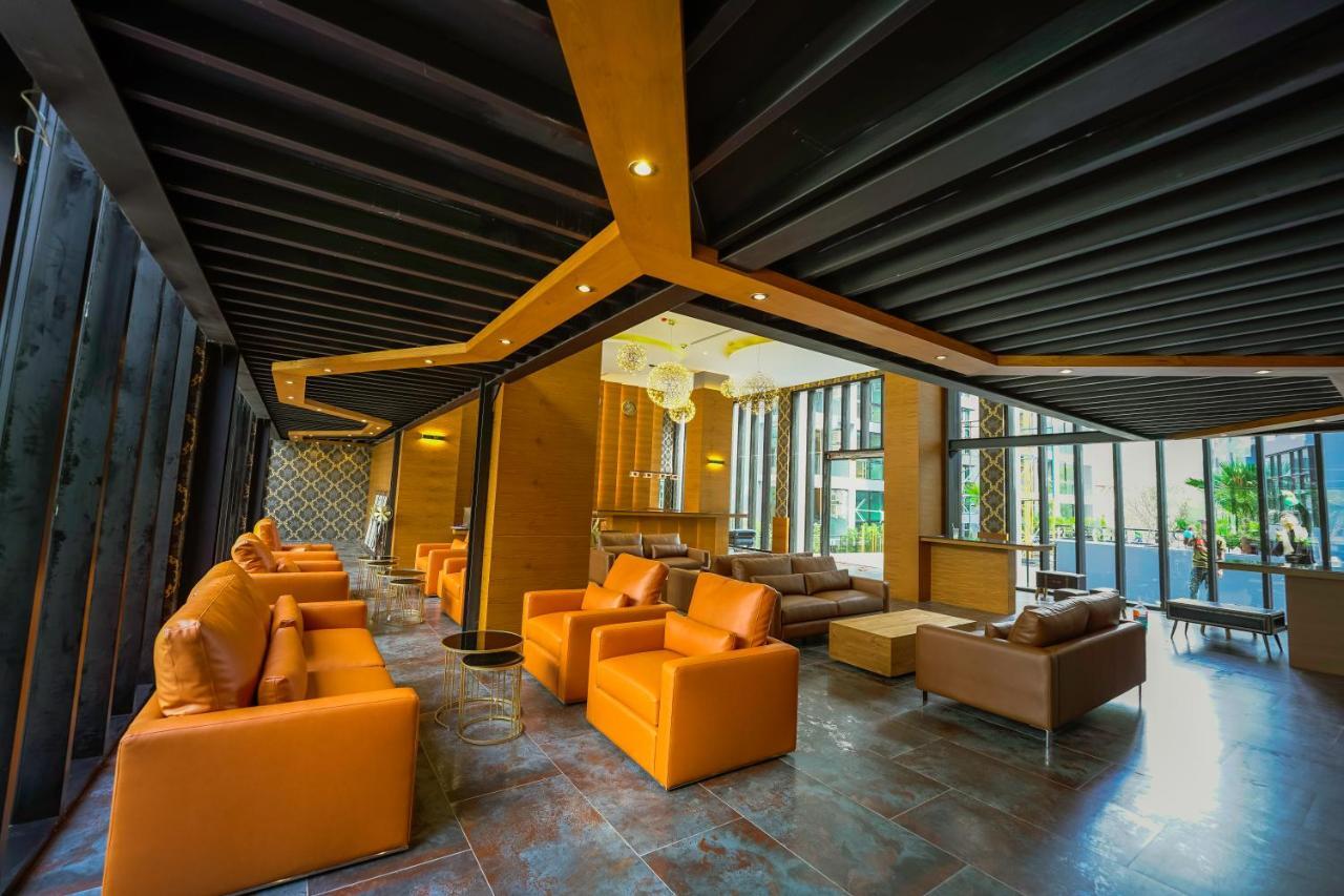 Citygate Kamala Resort And Residence - Official Account Buitenkant foto The lounge at the airport